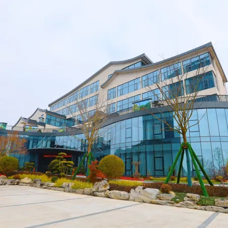 West Hotel (Huazhong University of Water Resources and Electric Power Jianghuai Campus, Luoshan)