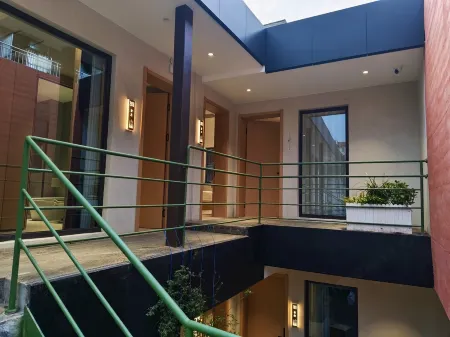 Joyous Hour(Xi'an Zhonggulou Huimin Street Homestay)