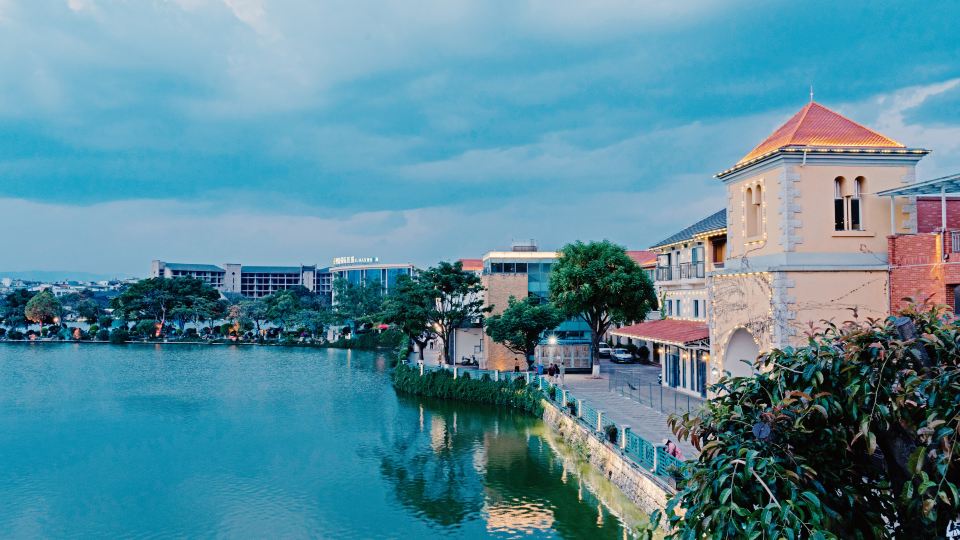 Jianshui Xinjushui HealingVilla Lake View Homestay (Jianshui Ancient City Chaoyang Tower)