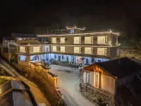 Huotiaoxia Town Horse Gang Station Hotels near Hutiao Stone