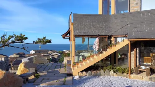 Left Bank Qinglan Sunrise Sea View Manor