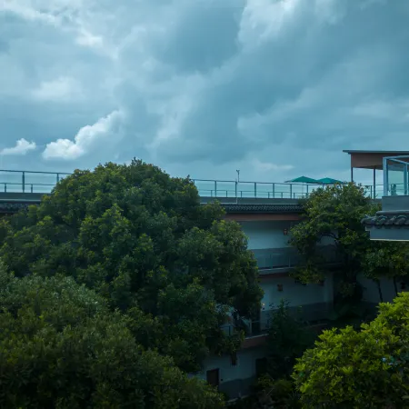 Kunming Yunyin Banshan Resort Hotel (Dianchi Lake Branch, Xishan District)