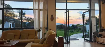 Meet Mofan Hostel Các khách sạn gần Golden Peak