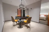 Poyang · Mido Cinema Design Style Designer Audio-Visual Hotel (Wenheli Food Street) - parking