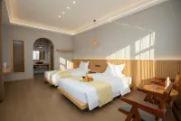 Under the Snow Mountains · Nature Residence Designer Homestay (Zhaosu Branch) - 2-Star