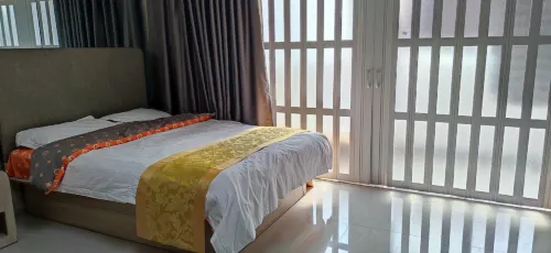 Qichao Homestay (Kaifeng Millennium City Park Wansuishan Martial Arts City) - 2 Yıldız