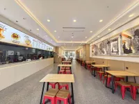 Shuidu Yunting Hotel (Danjiangkou Dam Scenic Area Branch)