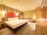 Ibis Hotel (Shenyang Middle Street Forbidden City) Hotels in Shenyang