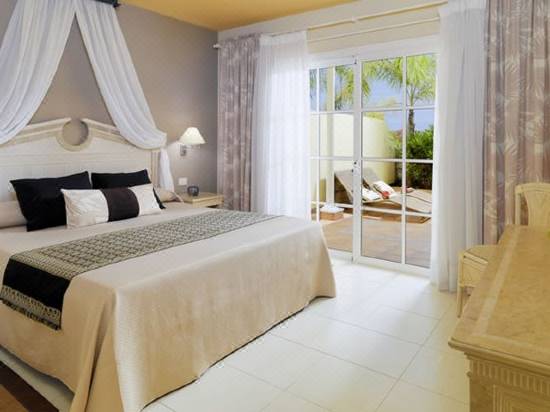 Gran Oasis Resort-Playa de las Americas Updated 2022 Room Price-Reviews &  Deals | Trip.com