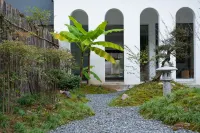 Songyun jian Holiday Hotel (Mount Huang Scenic Area) Отели рядом с достопримечательностью «Храм Нашань»