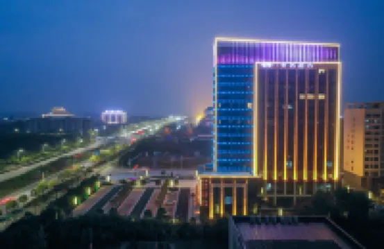 Mercure 호텔 신양둥 기차역