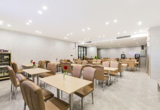 2. 그린트리 인 호..