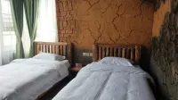 Shilin Yijiaqin Inn
