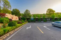 Longshan Garden Hotel - parking