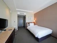 Best Western Premier Gangnam Hotel Hotels near JS Garden
