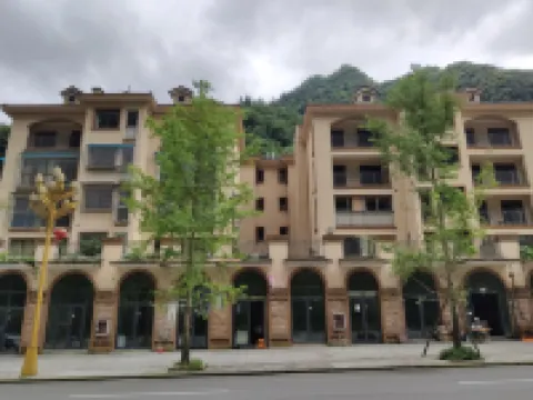 Loushanguan Weijianshan Chinese Inn