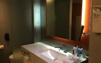 Pullman Jakarta Central Park Hotels near Dr.Bags &5th Ave( Bag &shoe spa)