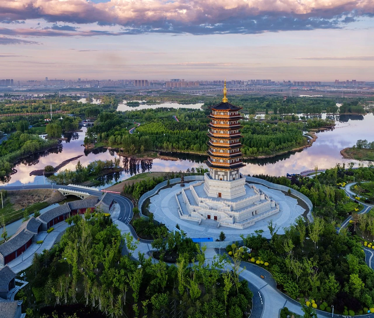 <h1>東北淪陷史陳列館附近住宿飯店推薦</h1>