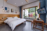 Late crossing Guesthouse - مطابخ