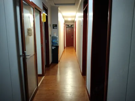 Yuzhong Leyiju Guest House Отели рядом с достопримечательностью «Lanzhou Resources & Environment Voc-Tech College»