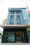 Super 8 Hotel Shihezi Century Plaza Hotels near Shihezi Vocational and Technical College (New Campus)