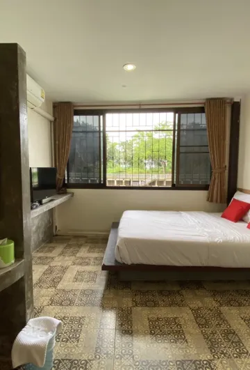 ห้องดีลักซ์ เตียงใหญ่ 1 เตียง