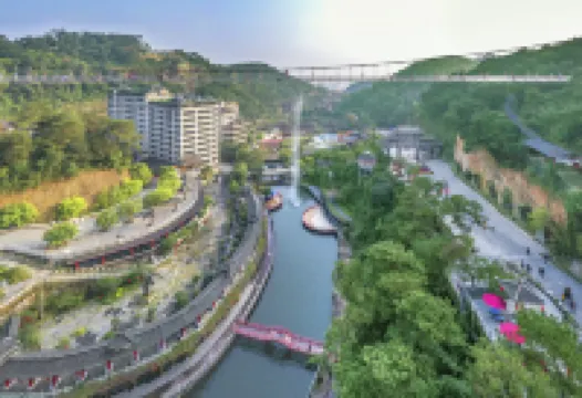 Longmen Shuidu Yangxin Valley Hot Spring Hotel