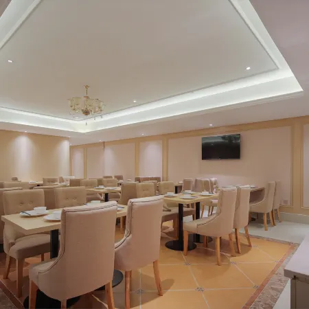 Vienna Hotel (Chengwu Emerald City store)