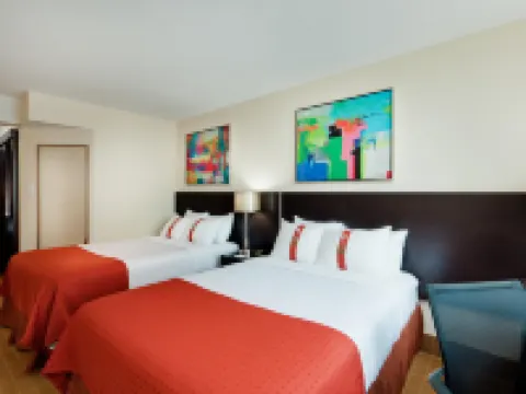 ฮอลิเดย์ อินน์ โตรอนโต ดาวน์ทาวน์ เซ็นเตอร์ บาย IHG โรงแรมในโตรอนโต