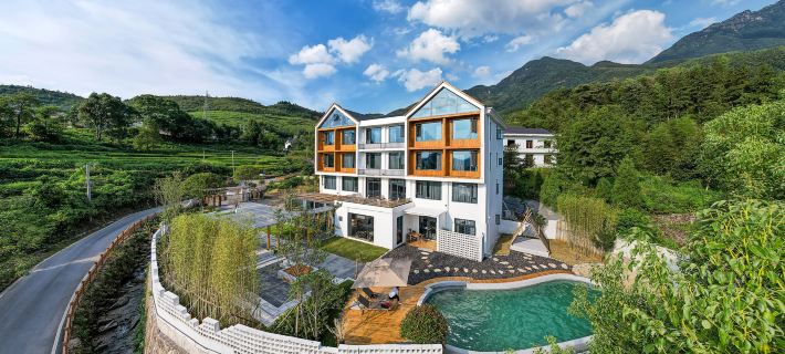 Wugong Mountain falls in love with Huaxi Hotels in Luxi