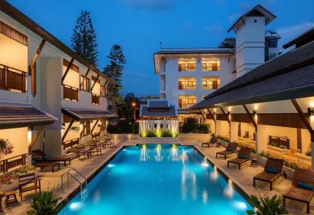 Villa Sanpakoi Отели рядом с достопримечательностью «S.W.A.T Chiang Mai»