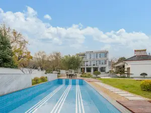 Changxing Manju B & B