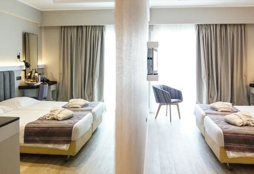 3. 아테네 사이프리..