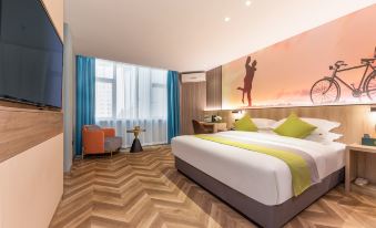 Jifen Qingchen Hotel (Yongkang Jiuling West Road Baolong Plaza)