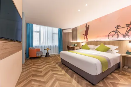 Jifen Qingchen Hotel (Yongkang Jiuling West Road Baolong Plaza)