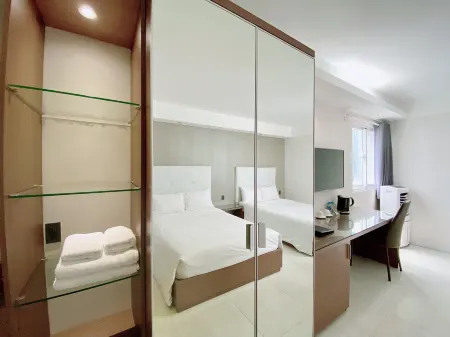 The Luxe Hotel