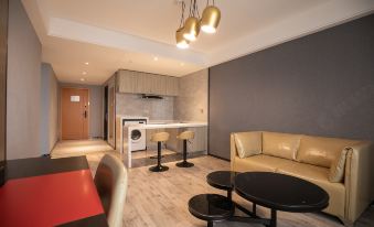 Romantic Manwu Hotel (Hengyang High-speed Railway Station Wuhu Wanda Shop)