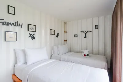 Container Smart Stay Hotels near Wanagiri Peak
