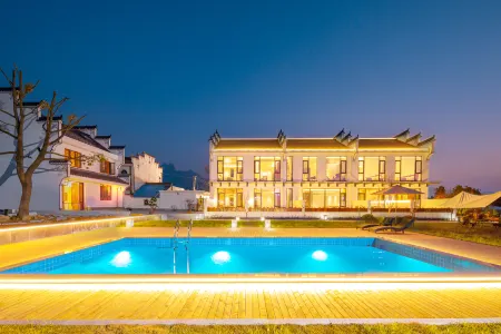 Floral Lux Hotel Jiuhuashan Suli Zhuyunxuan Homestay Отели рядом с достопримечательностью «Jiu Hua Shan Dayuan Buddhist Culture Park»