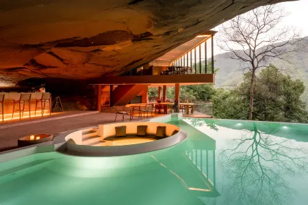 Jianglu Yalugu Hotel