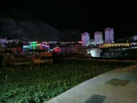 Deqin Jixiang Valley Business Hotel - 2-نجوم