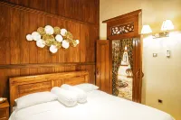 nDalem Kartowikoro 1835 Hotel di Pasar Kliwon