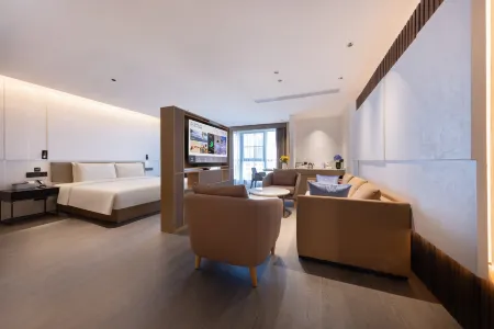 Atour Hotel Zhongshan Nantou Haiya Colorful City