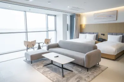 Wave M Hotel West