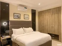 Five Homes Hotel and Apartments - Bed and Breakfasts