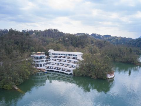 Mianyang Anzhou Thousands of Miles on a Single Ride. Lingbo Academy