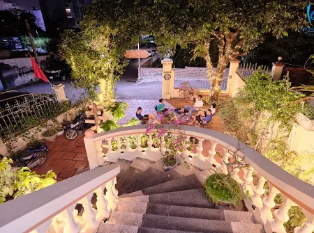 Kim's Homestay & Villa Отели рядом с достопримечательностью «Bai Chay Beach»