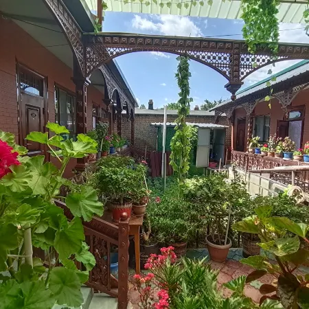 Nalati Fenglin Homestay