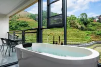 Longsheng Cuiyun Ladder Love Homestay - جاكوزي