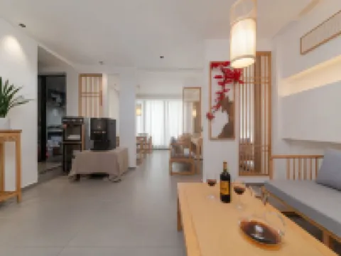 Seven point Homestay (Phoenix Ancient City Maglev Range Rover Station Branch) Hotels in Fenghuang